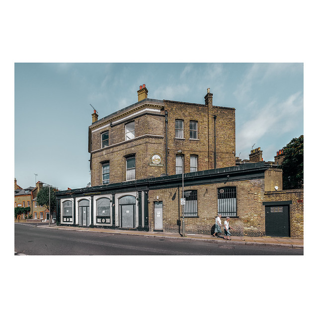 The Queens Arms, Robertson Street, Battersea, London SW8 / 08.2016