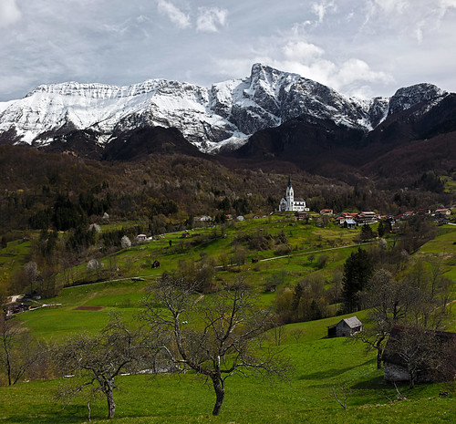 krn julijskealpe slovenia slovenija julianalps drežnica mountain church landscape outside outdoors spring village hiking