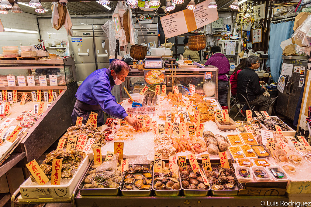Impresionantes puestos de marisco en el mercado Nishiki