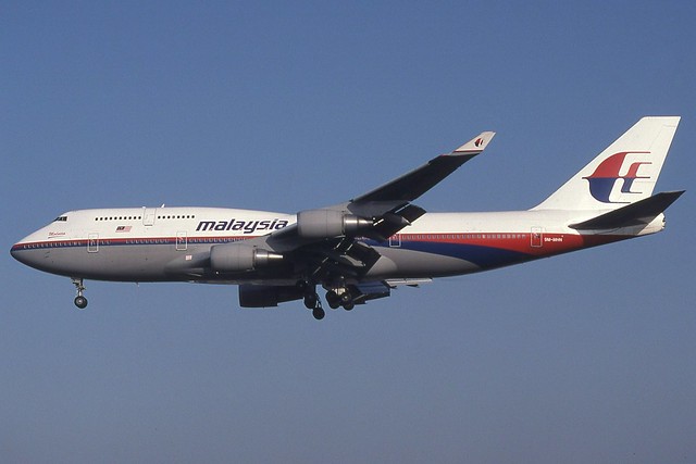 9M-MHN Heathrow 31-10-1992