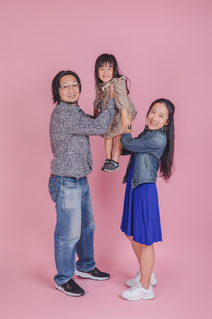 [親子寫真] 江妙雲  全家福拍攝@迪司陽光攝影棚-最專業的團隊完成全家福照，拍出有溫度的照片! #孕婦寫真