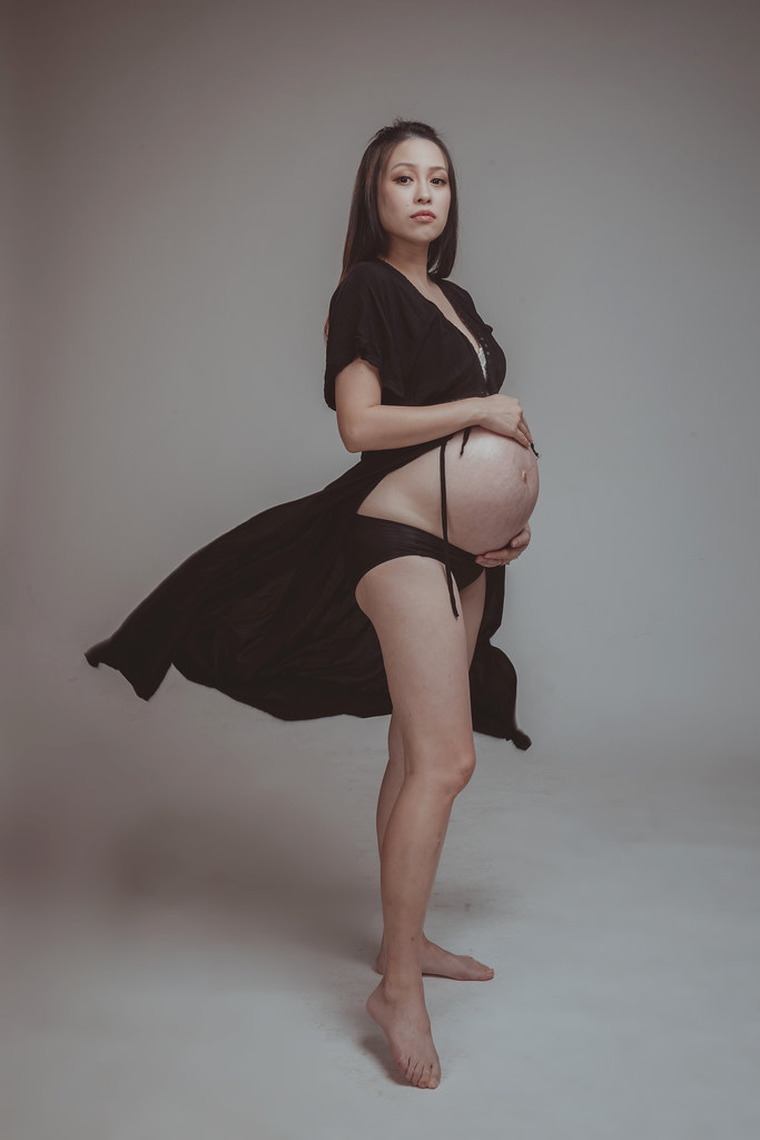 [孕婦寫真] 李依庭  全家福拍攝@迪司陽光攝影棚-最專業的團隊完成全家福照，拍出有溫度的照片! #兒童寫真