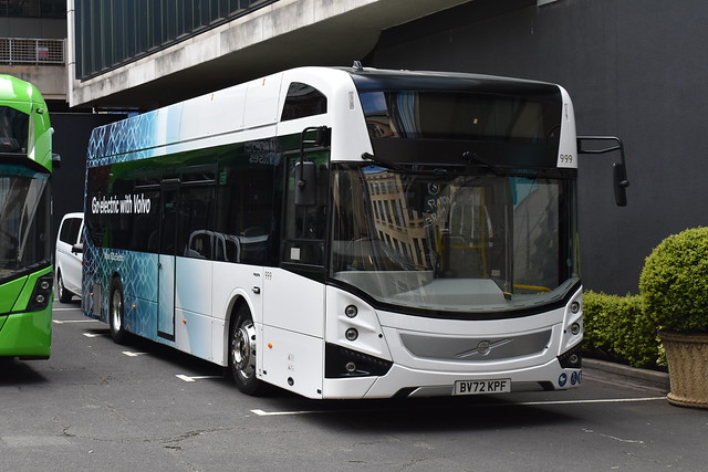 0999 BV72 KPF Lothian Buses