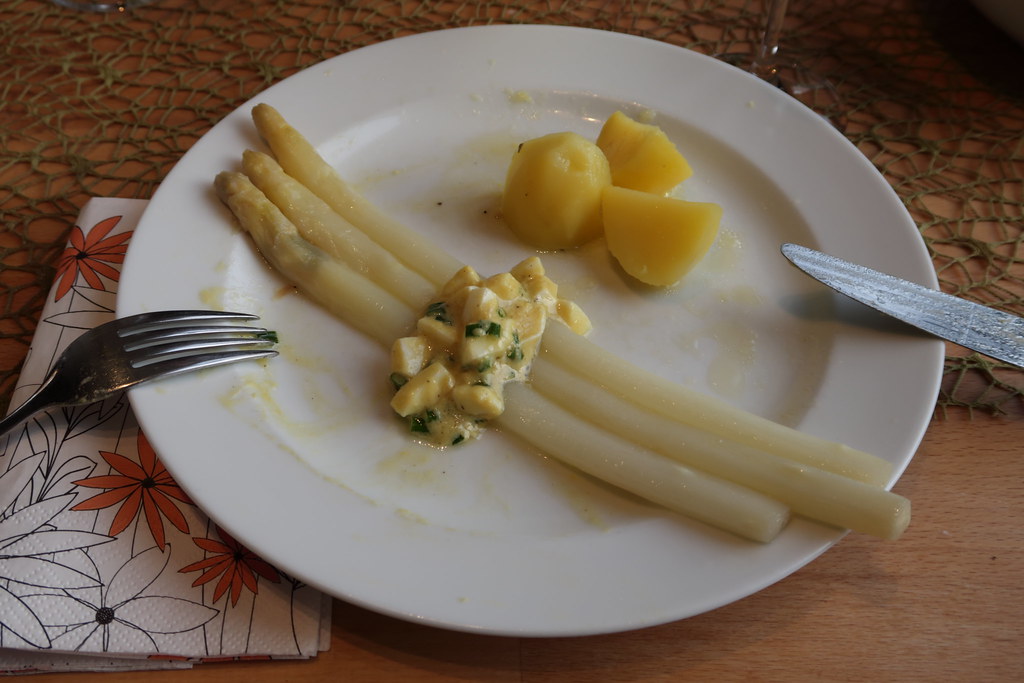 Backofen-Spargel mit Bozner Soße und Salzkartoffeln (Nachs… | Flickr