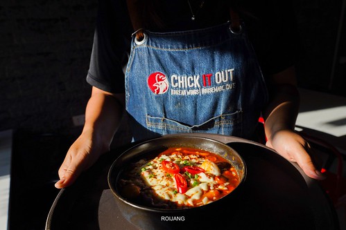 Chick It Out Phuket Old Town ภูเก็ต