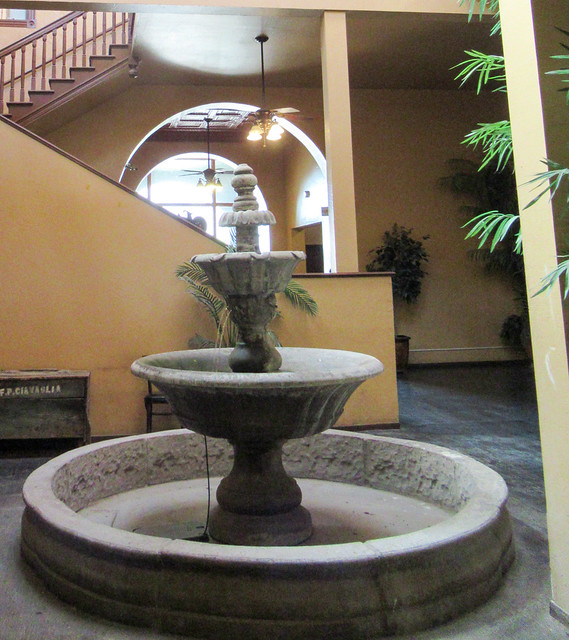 Hanford / Artesia Hotel artesian fountain (# 0784)