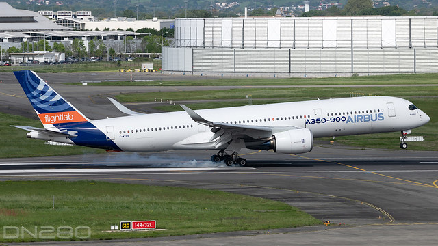 Airbus A350-941 msn 001 F-WXWB