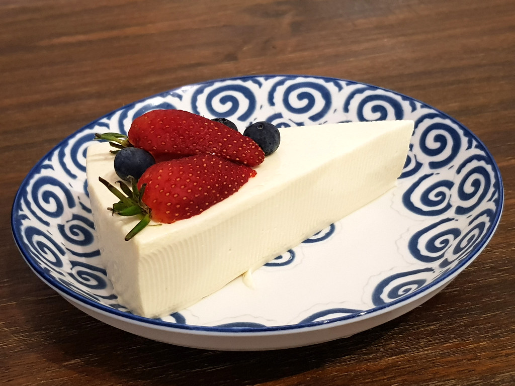 豆腐奶酪蛋糕 Tofu Cheese Cake rm$15.90 @ 藤原豆腐食店 Fujiwara Tofu Shop USJ1
