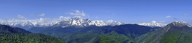 L' Arbizon et le Pic du Midi de Bigorre...