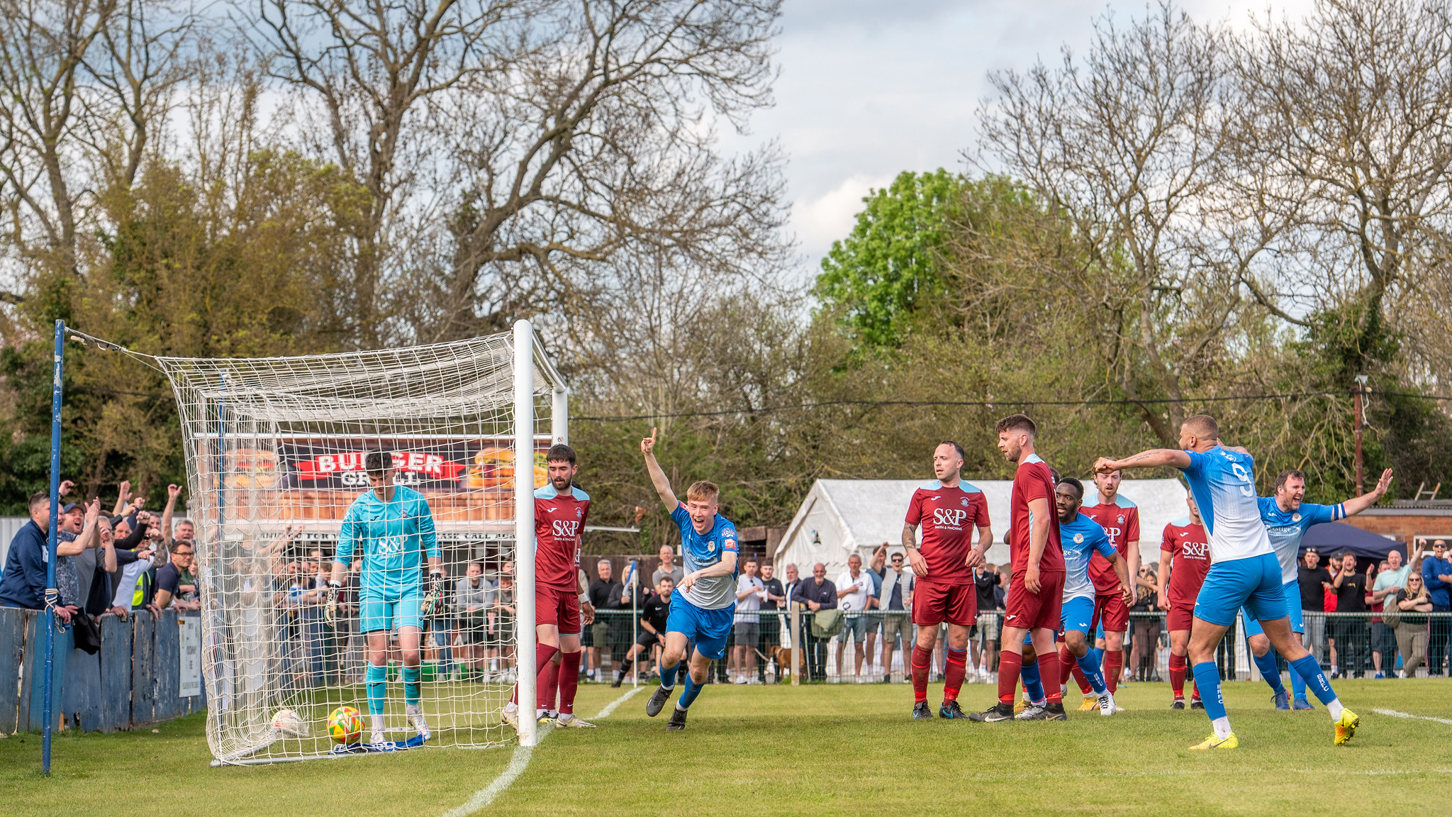 Barton Rovers 2-0 Thetford Town