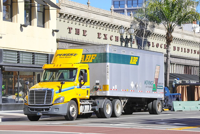 Freightliner in Pasadena CA 23.1.2023 1215