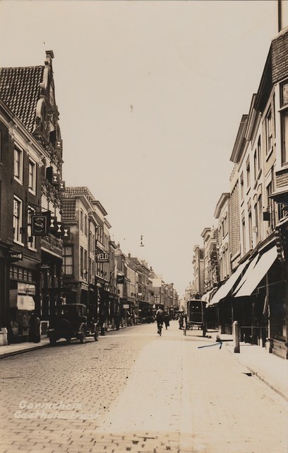 Ansichtkaart -Gorinchem, Gasthuisstraat (Uitg. Van Andel Knierum, Gorinchem, poststempel 1934 - NEWO Arnhem)