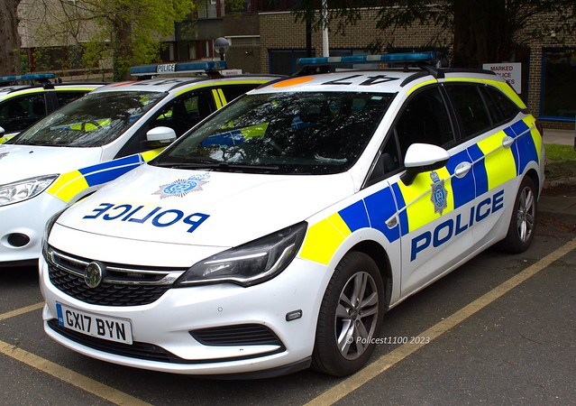 Sussex Police Vauxhall Astra GX17 BYN