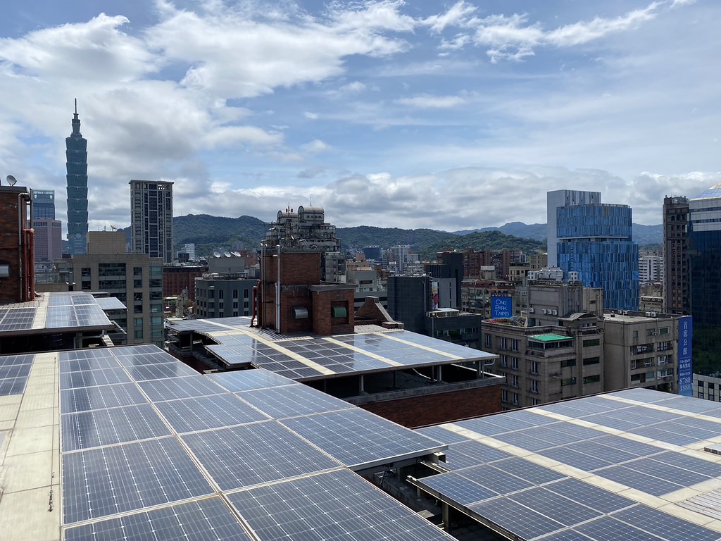 再生能源放款餘額衝高，但台灣還有很多的新興永續專案等待挖掘。攝影：李蘇竣