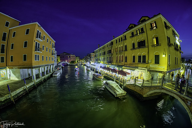 Blue hours at ke Venezia canals