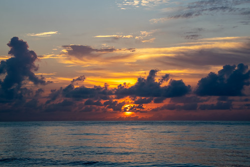 nikon nikond5300 hdr dslr geotagged sky clouds sun ocean beach sunrise morning vacation travel florida fortlauderdale outdoor outside atlanticocean fortlauderdalebeach water coast