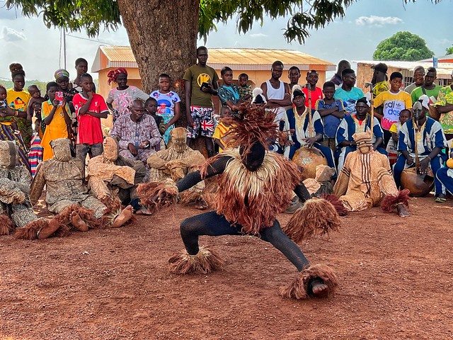 Danza Boloye de los senufo en Korhogo (Costa de Marfil)