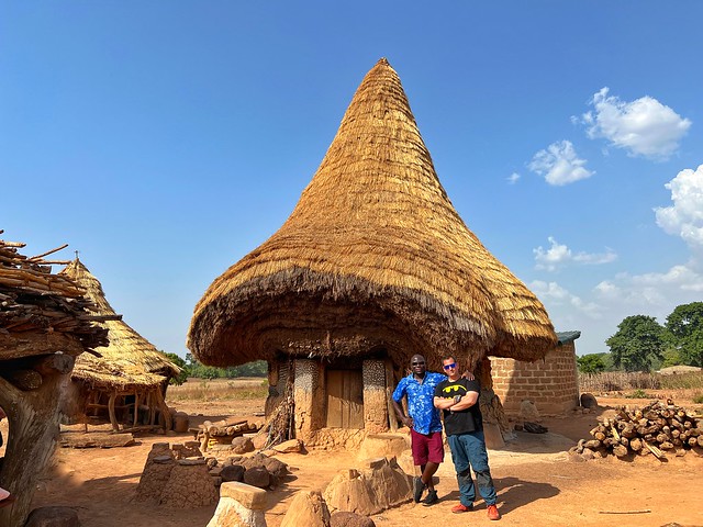 Casa de fetiches en la aldea senufo de Niofoin (Costa de Marfil)