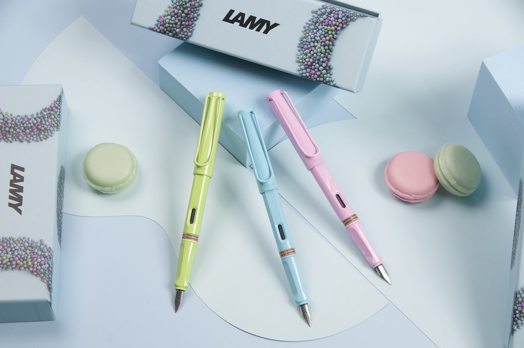 台湾 LAMY カラフル万年筆ギフトセット / safari サファリシリーズ