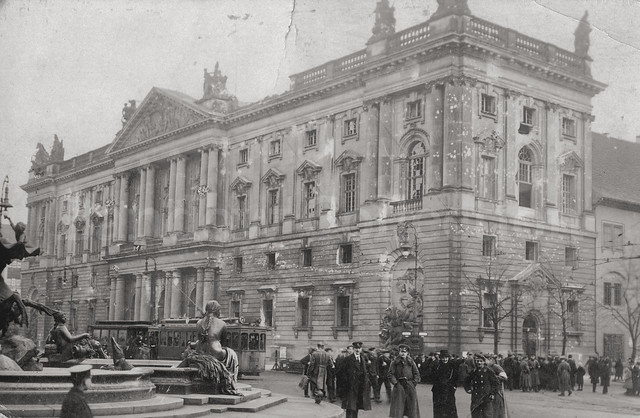 Partially destroyed Neuer Marstall, Revolution in Berlin, December 1918