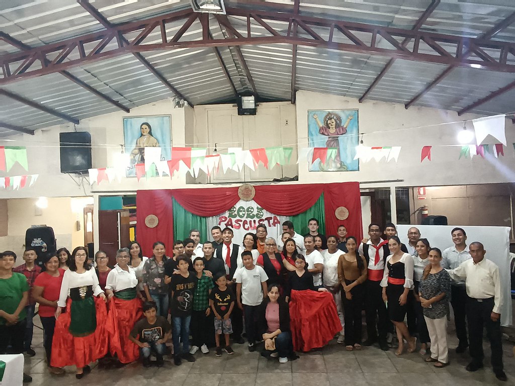 Ecuador - Pascueta en la Parroquia San Pío de Pietrelcina