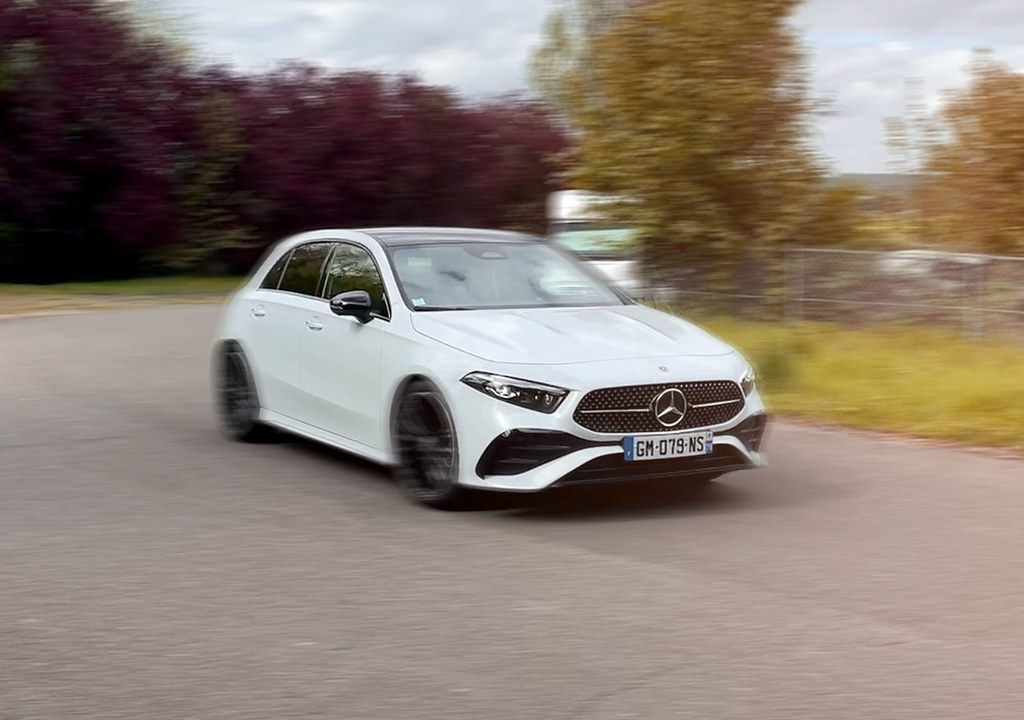 Essai Mercedes A200d AMG Line blanc digital 2023