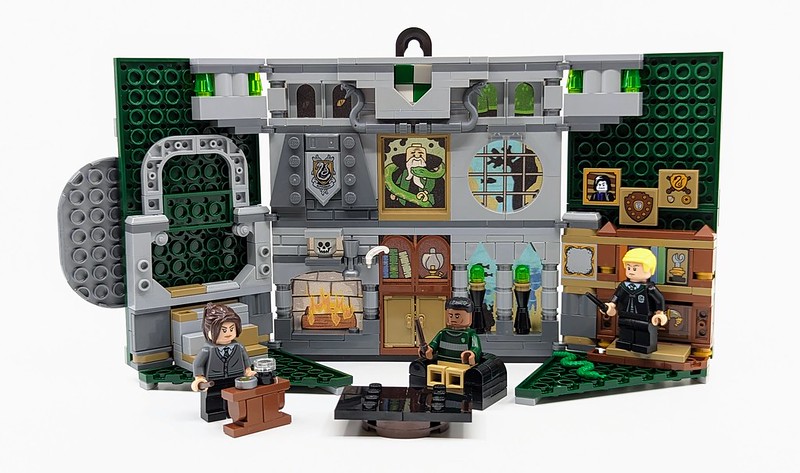 Slytherin House Banner22616357