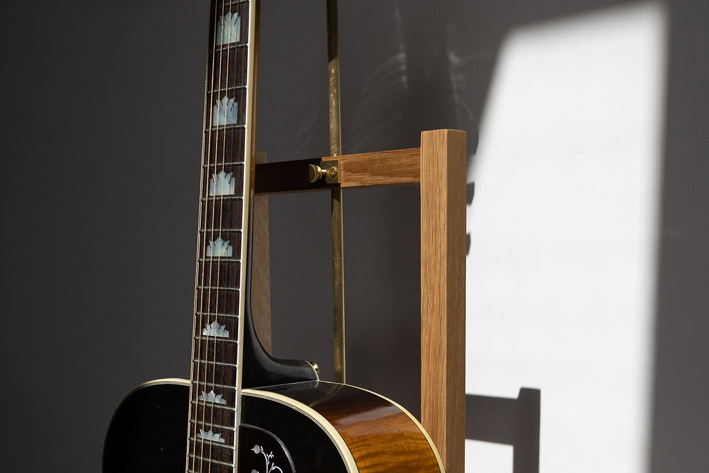 mjolk-guitar-stand-06