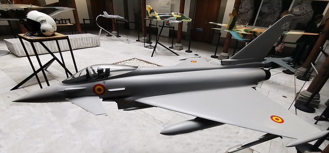 Typhoon maqueta de avión caza Eurofighter militar exposición en Casas Consistoriales Las Palmas de Gran Canaria 01