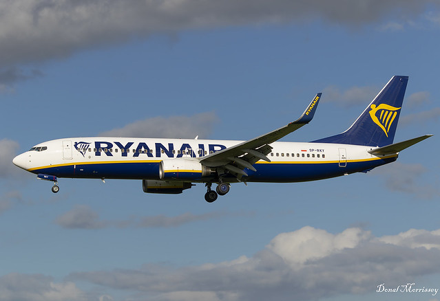 Buzz (Ryanair) 737-800 SP-RKY