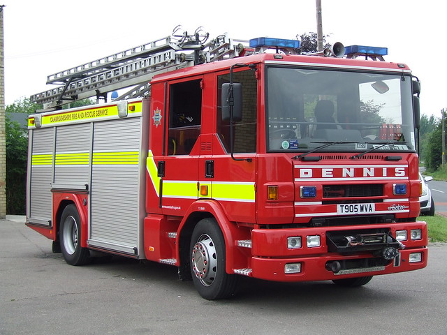 Cambridgeshire Fire & Rescue Service - Dennis Sabre - JDC - T905 WVA