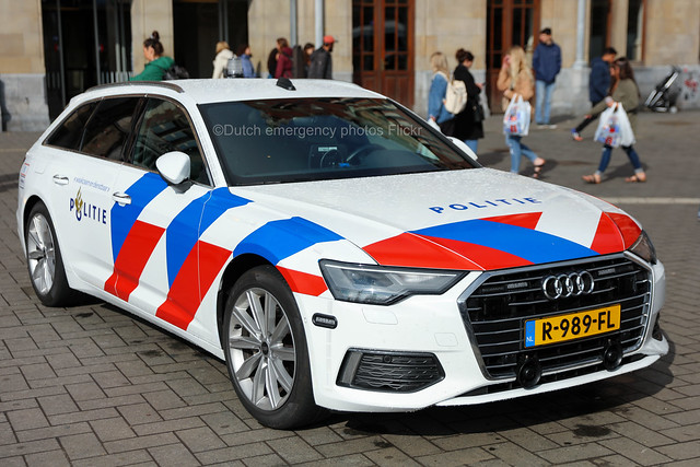 Dutch police Audi A6 40 TDI quattro Avant