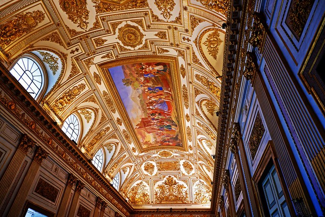 Sala del Trono. Imponente volta con affresco di Gennaro Maldarelli.