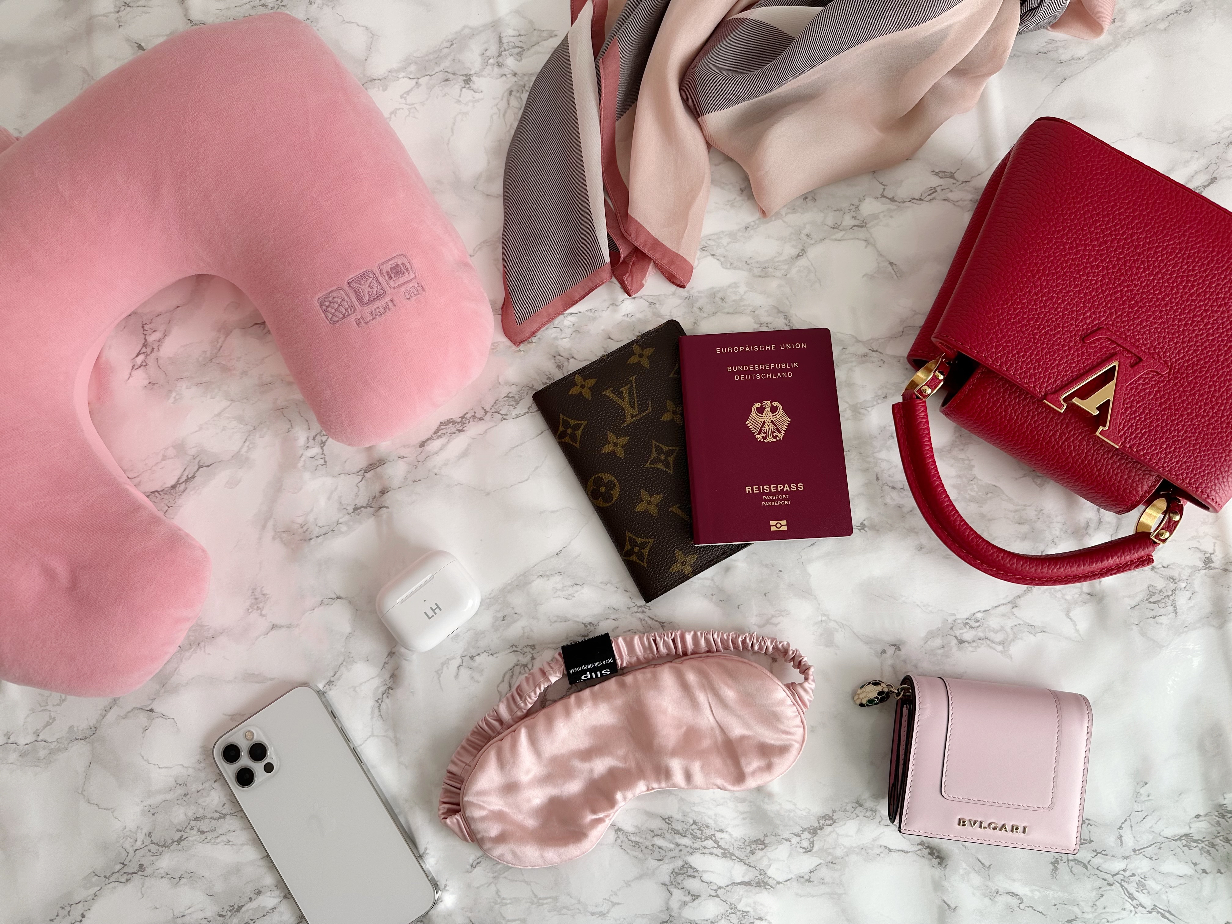 Carry-On Must-Haves For Jet-Set Girls | THE DAILY HAPPINESS