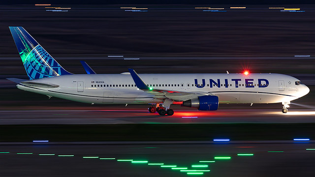 N643UA United 767-300ER IAH 2023-03-04-1