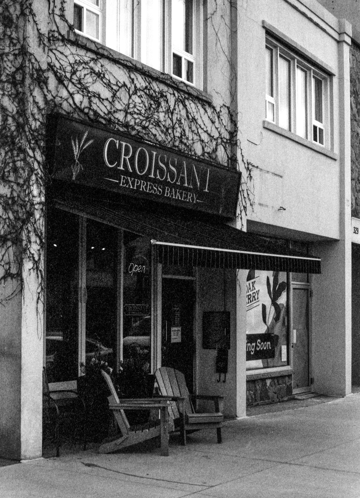 Croissant Express, an Institution