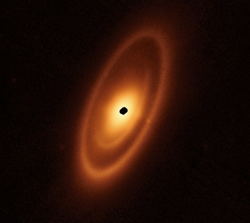 Nearby Planetary System Seen in Breathtaking Detail, Fomalhaut Dusty Debris Disk (MIRI Image)