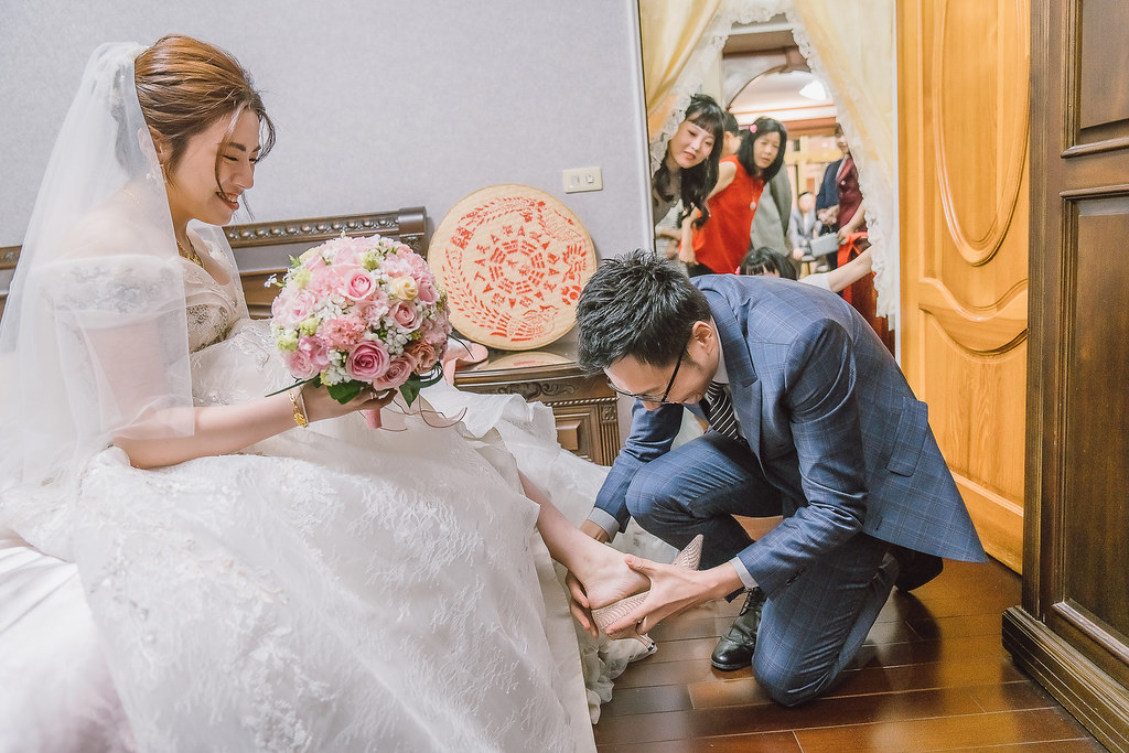 [婚禮攝影]俊亨文瑄 迎娶午宴@香格里拉遠東國際大飯店-最專業的團隊完成每場完美婚禮紀錄，拍的不只好更要快! #婚攝作品