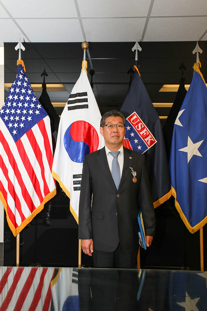 USFK Deputy Commander Recognizes Civilians for Exemplary Service