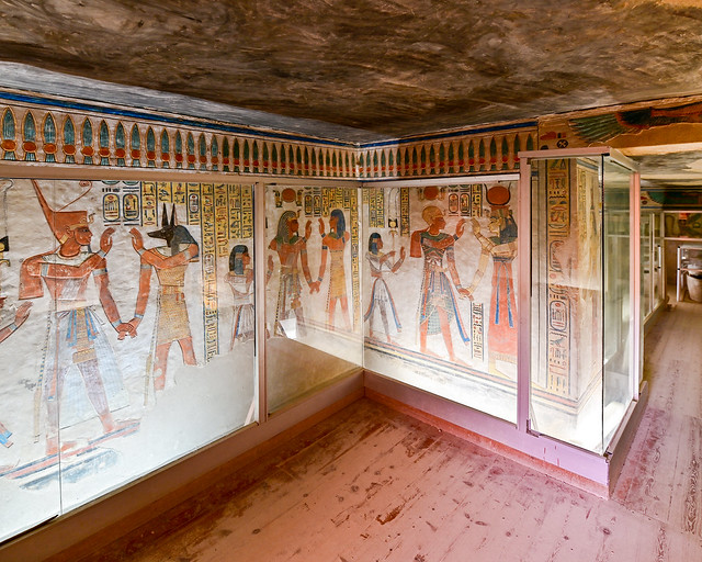 Interior de la tumba QV52 del Valle de las Reinas