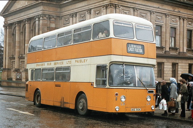 Graham's Bus Service . Paisley , Renfrewshire, Scotland . L9 AKE150K . Paisley Cross , Renfrewshire, Scotland . Wednesday lunchtime 22nd-March-1978 .