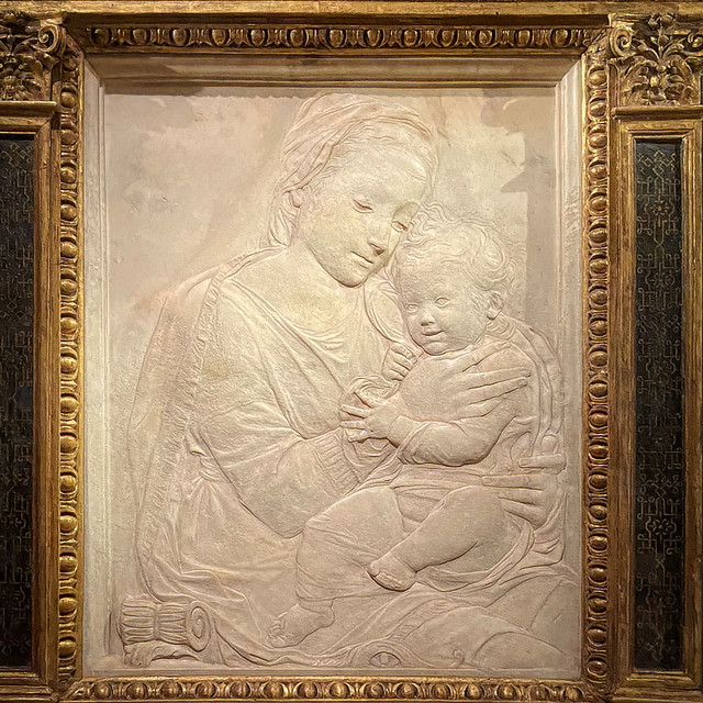 Sat, 02/18/2023 - 13:35 - Virgin and Child (Settigano 1453-60) -  Victoria and Albert Museum London 18/02/2023