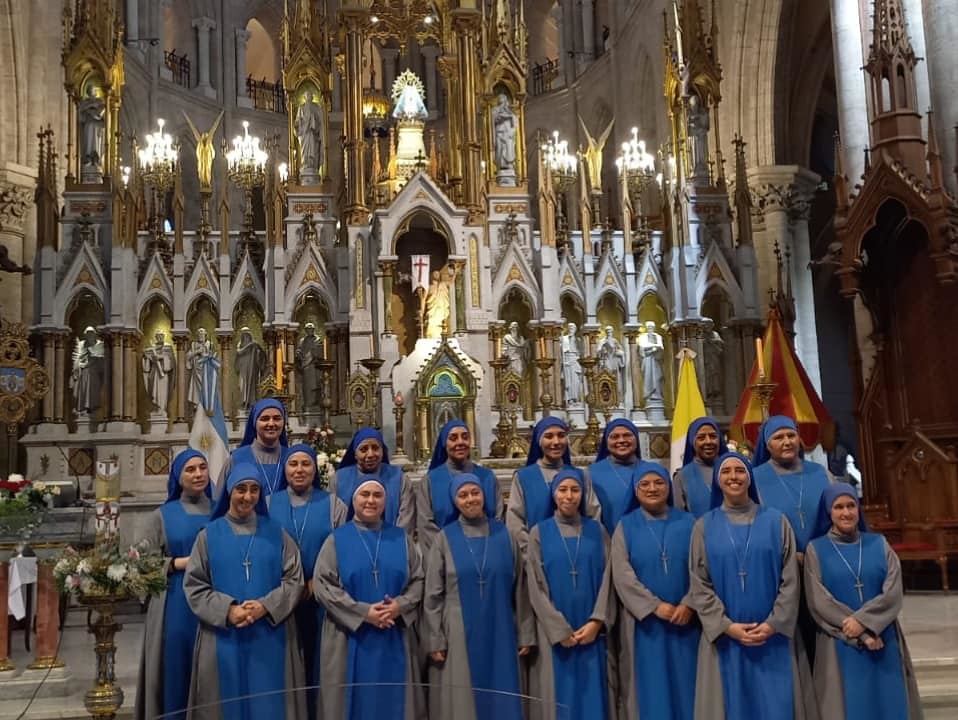 Argentina - Santa Misa en el Santuario de Luján