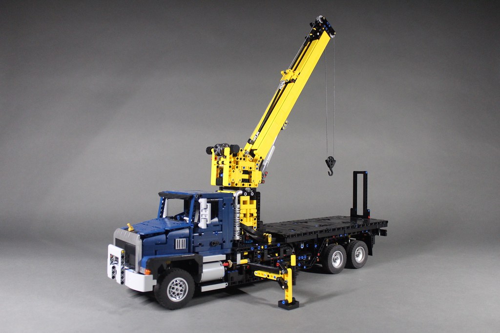 LEGO Technic Mack Granite Boom Truck - 7