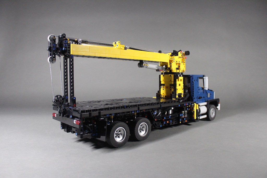 LEGO Technic Mack Granite Boom Truck - 5