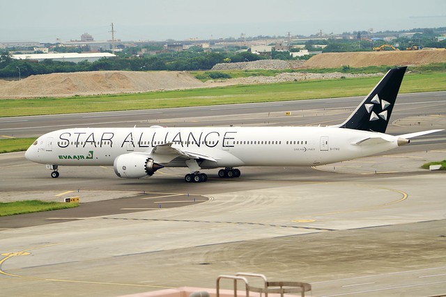 Eva Air B-17812 Star Alliance Livery