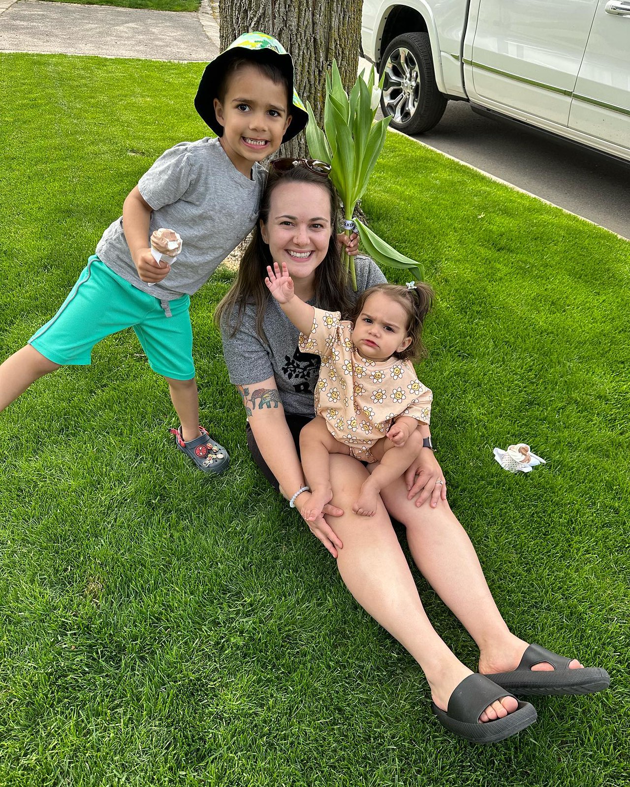 Lauren Ufford with kids enjoying good weather on mothers day.