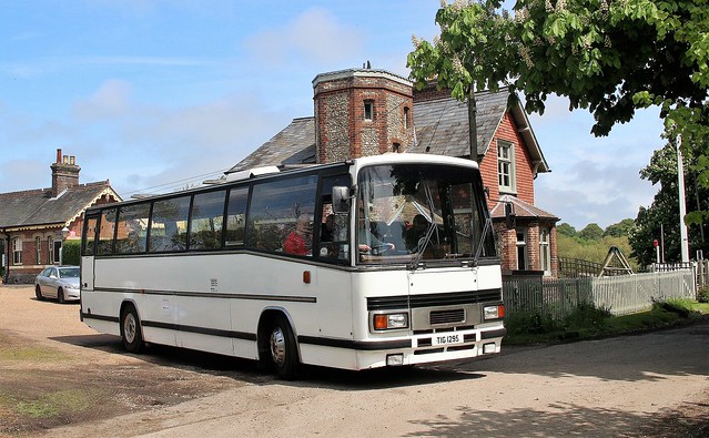 TIG 1295, Jubilee Coaches Bedford, County School, 14th. May 2023.