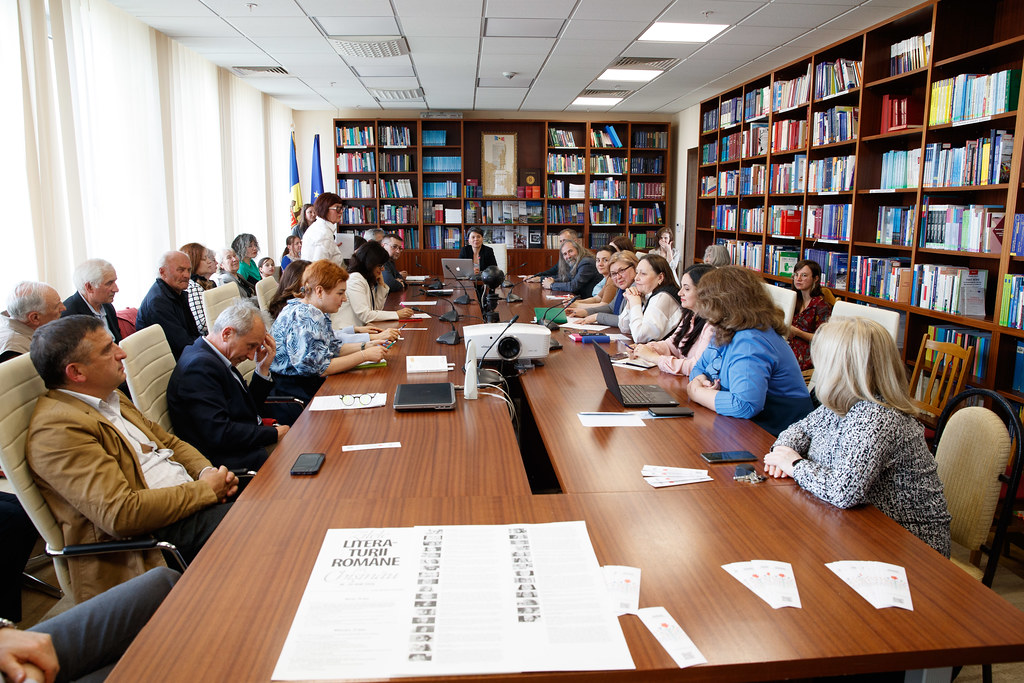 16.05.2023 Dezbatere publică cu tematica „Cum să facem ca Republica Moldova să pună mâna pe carte”, desfășurată în cadrul campaniei de promovare a lecturii și a Zilelor Literaturii Române