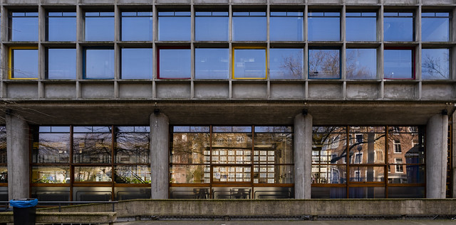 Amsterdam - Wibautstraat - Cygnus Gymnasium - reflection
